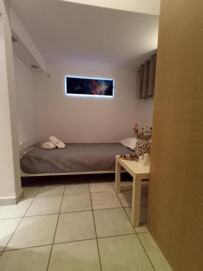 Lilac Studio Apartment Кавала Екстериор снимка