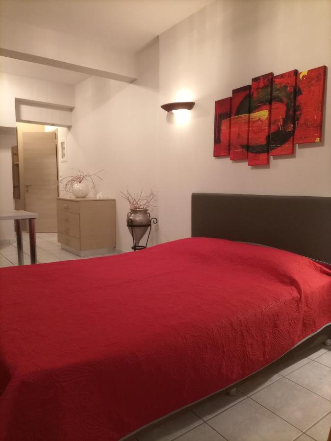 Lilac Studio Apartment Кавала Екстериор снимка